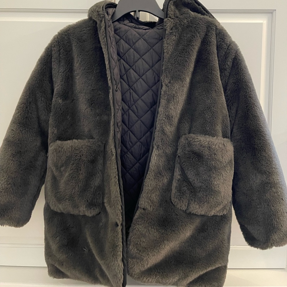 Zara faux fur/ tufted girls reversible coat/ jacket. Sz 8. Excellent